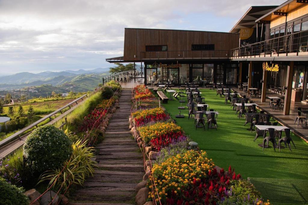 Pino Latte Resort And Hotel Ban Huai Phai Buitenkant foto